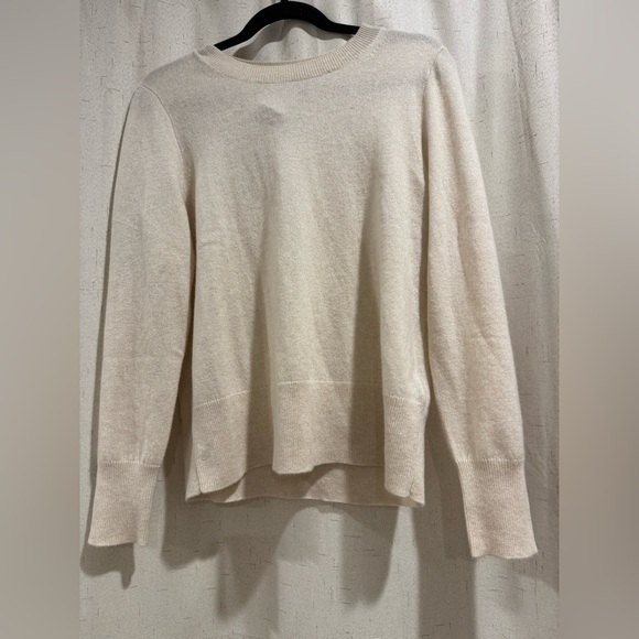 Jcrew Women’s 100% Cashmere sweater. NWT. Elegant Cream Knit Top - Picture 1 of 4
